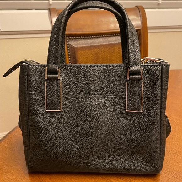 Kate Spade cross over bag. - Picture 3 of 12